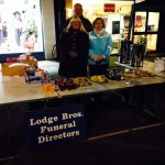 Lodge Brothers Pitch In on Shepperton’s ‘Big Tree Night’ Lodge Brothers Pitch In on Shepperton’s ‘Big Tree Night’