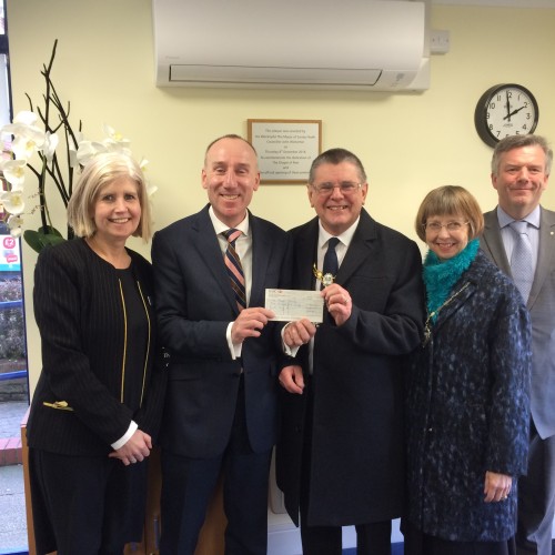 Lodge Brothers in Lightwater Donate to the Mayors Charities
