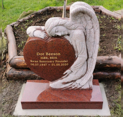 Lodge Brothers Erect Memorial to The Swan Sanctuary Founder