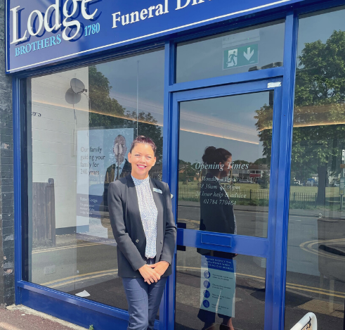 LODGE BROTHERS WELCOMES NEW ARRANGER TO THE EGHAM BRANCH LODGE BROTHERS WELCOMES NEW ARRANGER TO THE EGHAM BRANCH